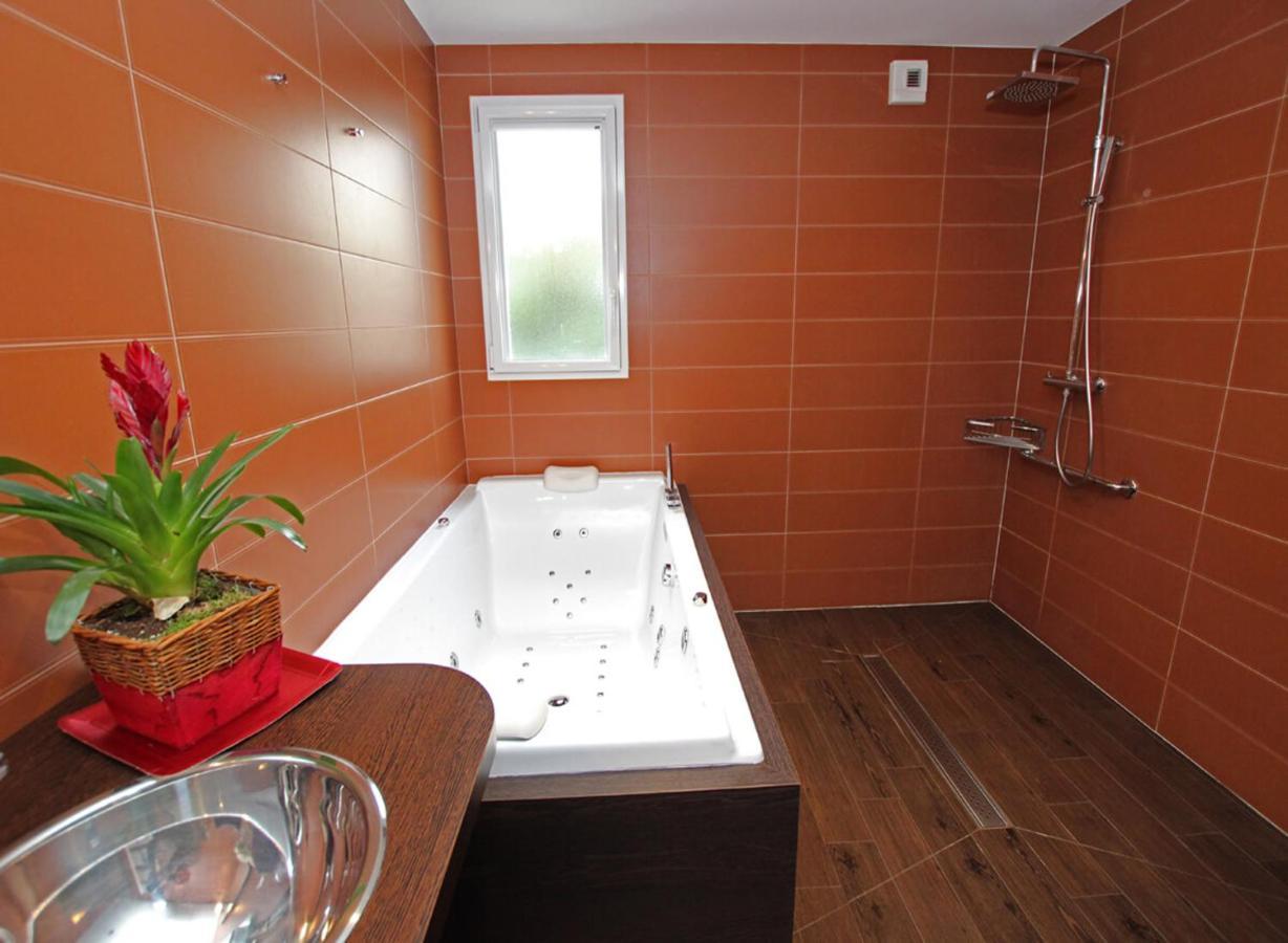 Hotel Au Pré Carré Plumergat Esterno foto